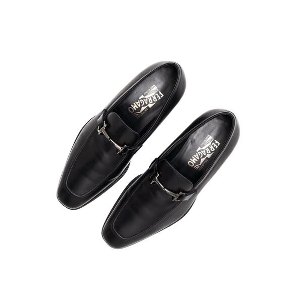 950$ Salvatore Ferragamo Fenice Gancini Ornament Black Leather Loafer US8 EEE main image 4